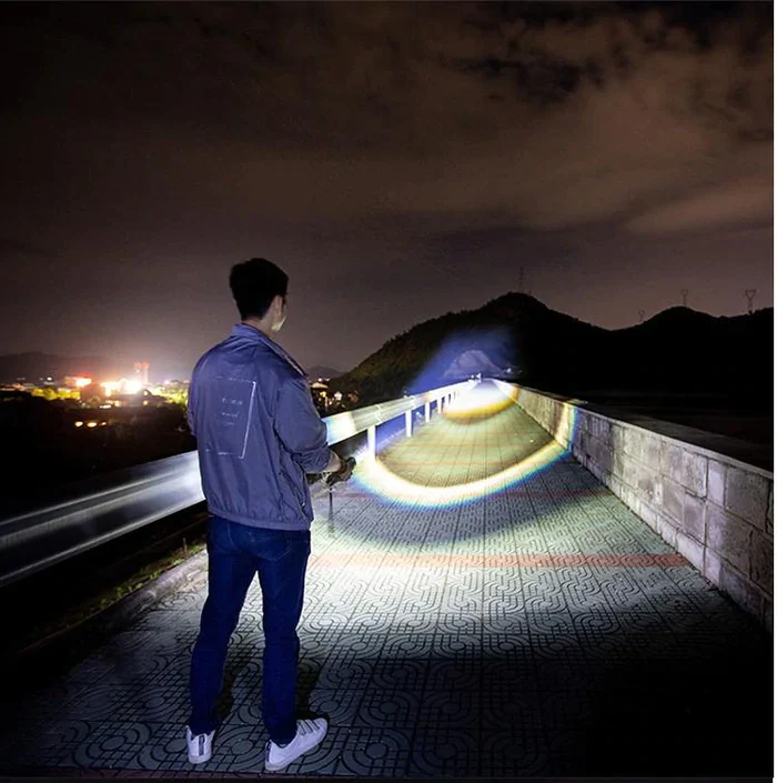 LINTERNA LED RECARGABLE - Imagen 5